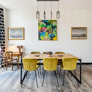 T2 Chic, Vue Vieux-port Et Notre Dame, Atypique, Calme, Clim, 48m2, Acces Autonome Avec Code Apartment
